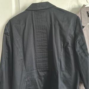 Cotton blazers 3/4 sleeves much detail across the back flattering cut at waist